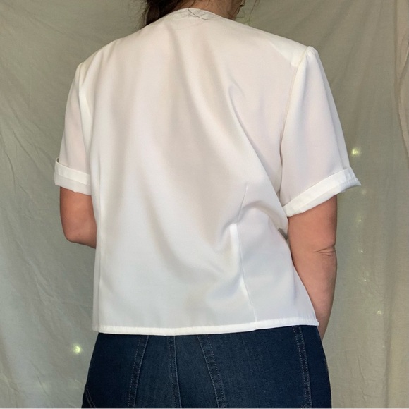 Vintage White blouse with embroidered edges. Size small. - Picture 4 of 5